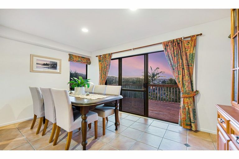 Photo of property in 45 Chamari Close, Titirangi, Auckland, 0604