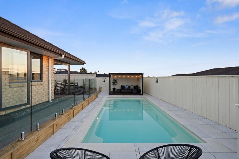 Photo of property in 16 Tokerau Crescent, Pukekohe, 2120