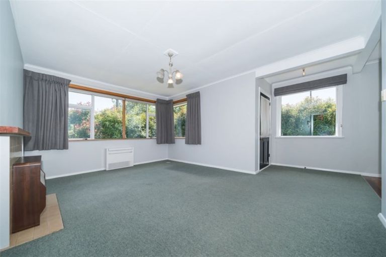 Photo of property in 2 Belfast Place, Roslyn, Palmerston North, 4414