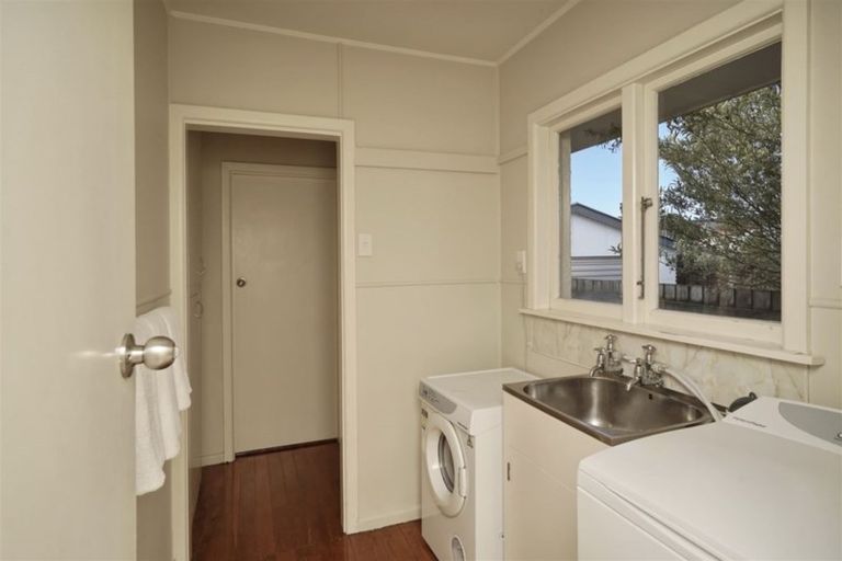 Photo of property in 1/420 Memorial Avenue, Burnside, Christchurch, 8053