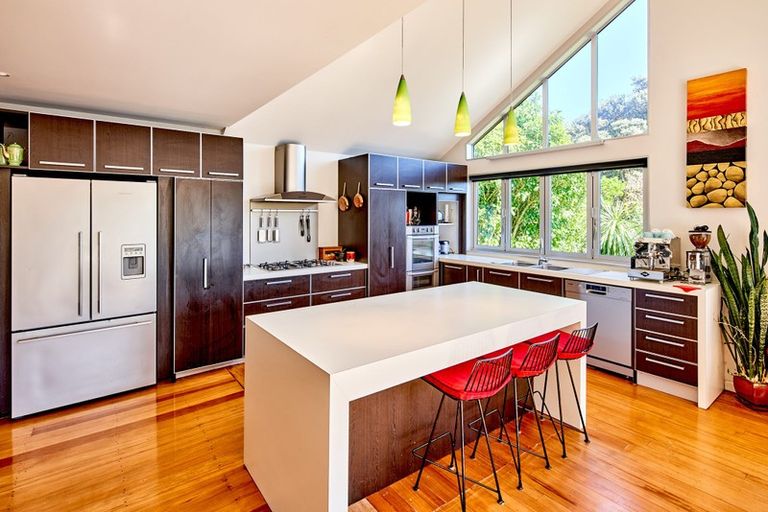 Photo of property in 15 Kowhai Street, Eastbourne, Lower Hutt, 5013