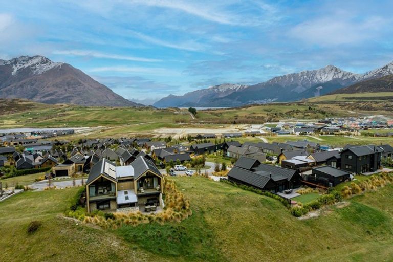 Photo of property in 24 Falconer Rise, Jacks Point, Queenstown, 9371