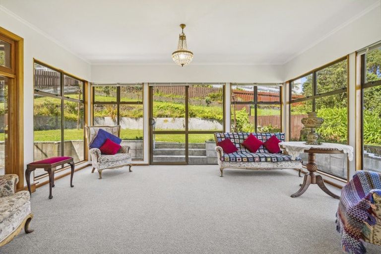 Photo of property in 28 Ashleigh Crescent, Miramar, Wellington, 6022