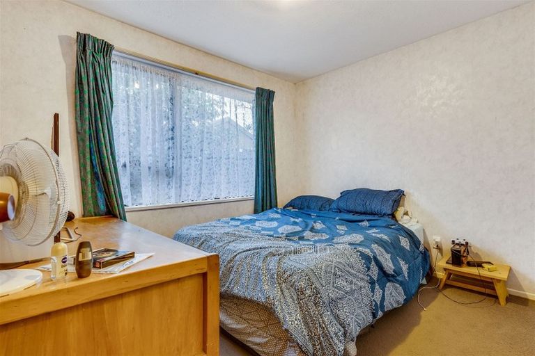 Photo of property in 70 Sarabande Avenue, Redwood, Christchurch, 8051