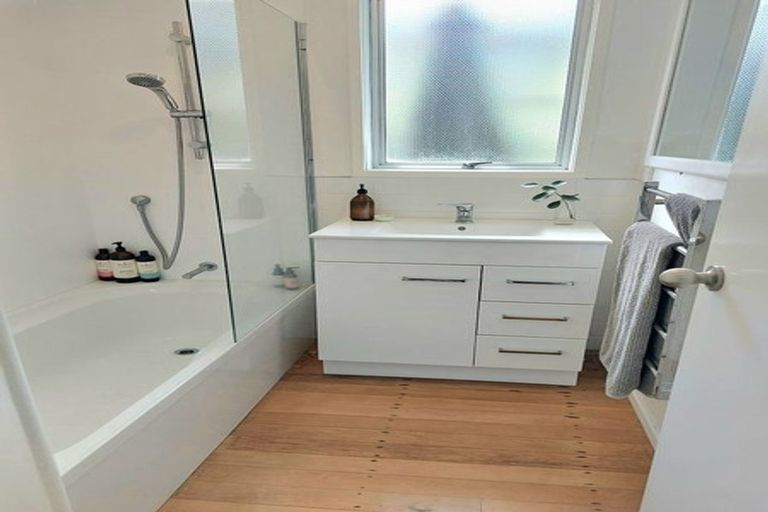 Photo of property in 21 Flaxdale Street, Birkdale, Auckland, 0626