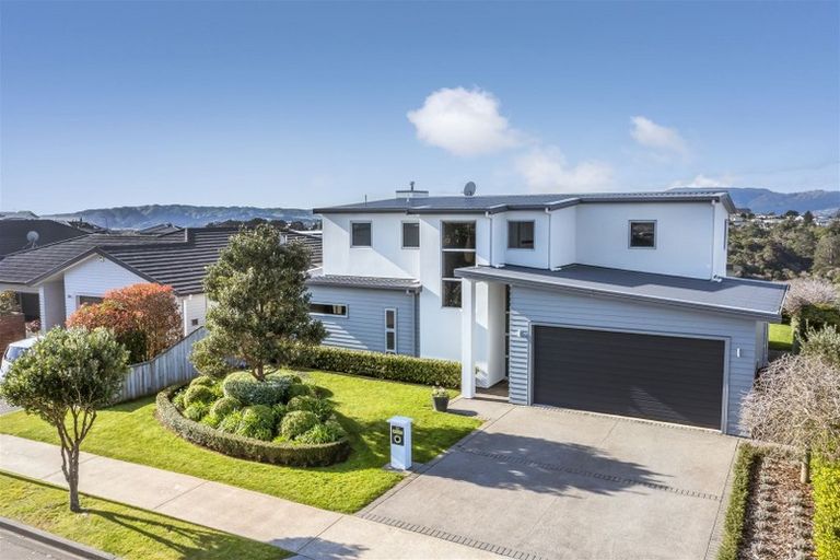 Photo of property in 100 Te Puia Drive, Aotea, Porirua, 5024