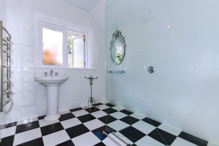 Photo of property in 54 Bridge Street, Coalgate, 7673