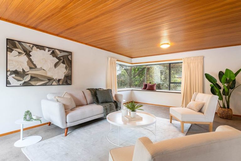 Photo of property in 15 Duval Grove, Tawa, Wellington, 5028