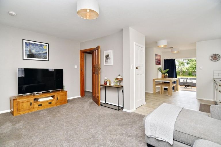 Photo of property in 28 Douglas Road, Amberley, 7410