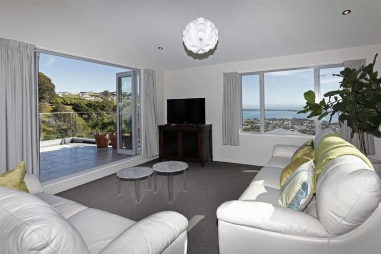 Photo of property in 17 Mandalay Lane, Redcliffs, Christchurch, 8081