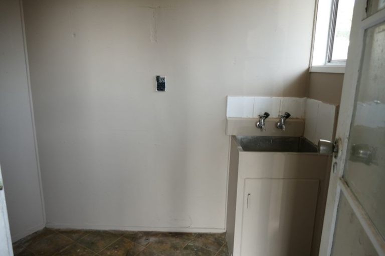 Photo of property in 56 Othello Drive, Clover Park, Auckland, 2023