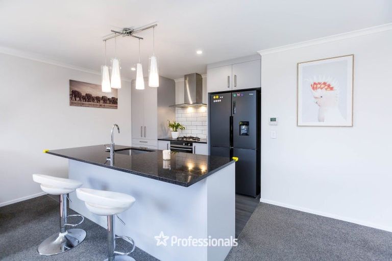 Photo of property in 115 Mawai Hakona Drive, Wallaceville, Upper Hutt, 5018