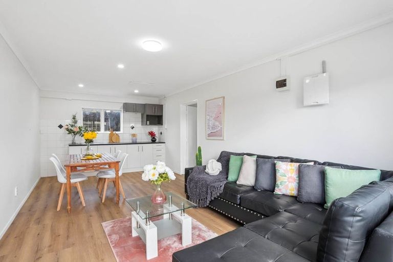 Photo of property in 4029 Great North Road, Glen Eden, Auckland, 0602