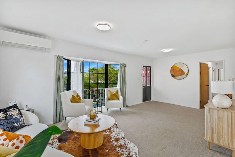 Photo of property in 96a Sturges Road, Henderson, Auckland, 0612