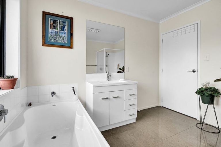 Photo of property in 18b Estate Grove, Inglewood, 4330