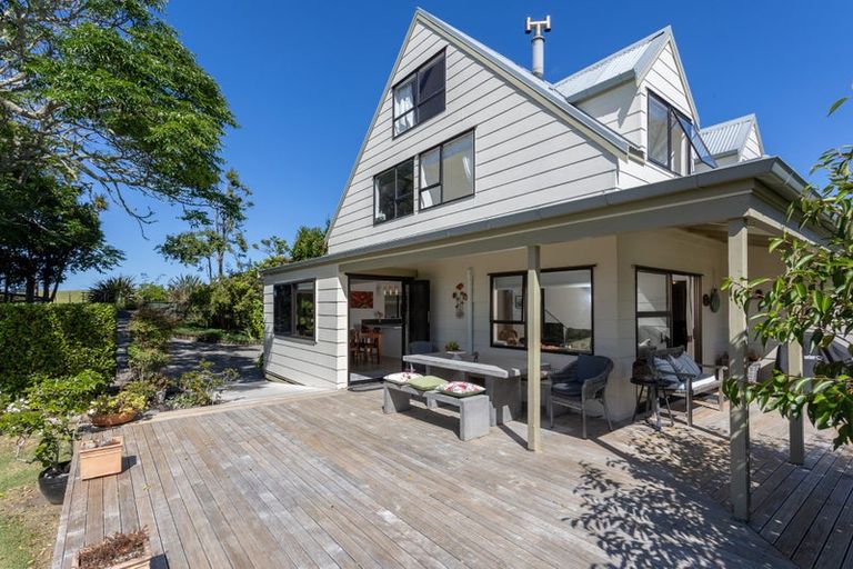 Photo of property in 115 Wilson Road, South Head, Helensville, 0874