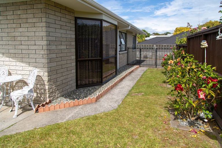 Photo of property in 4/13 Chilman Street, Strandon, New Plymouth, 4312