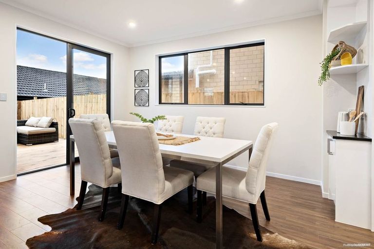 Photo of property in 24 Cooladawson Drive, Flat Bush, Auckland, 2019