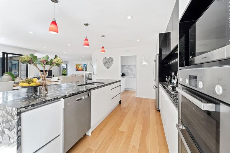 Photo of property in 37 Remuremu Street, Long Bay, Auckland, 0630