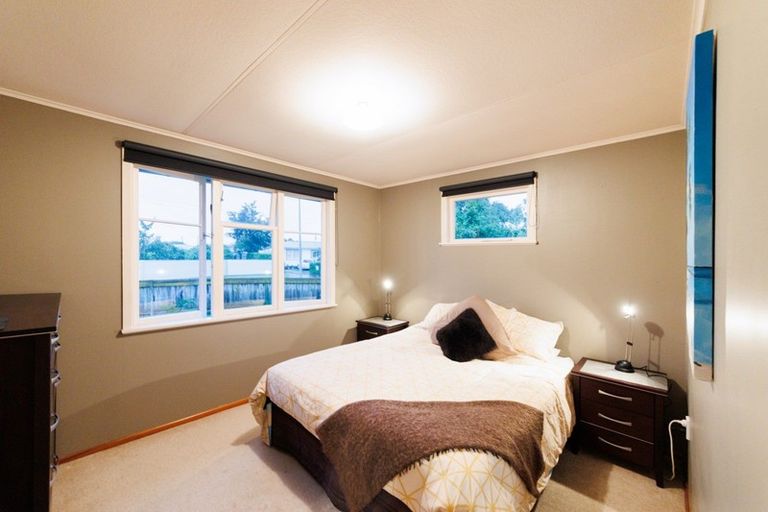 Photo of property in 10 Oriana Place, Highbury, Palmerston North, 4412