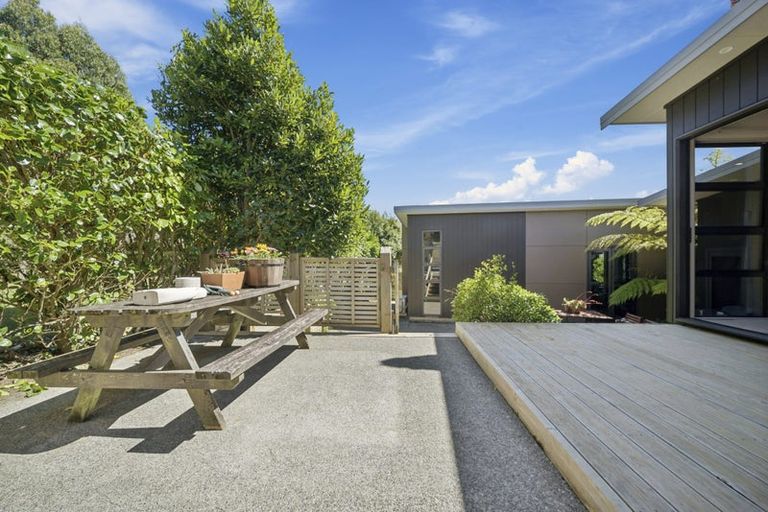 Photo of property in 173 Bing Lucas Drive, Tawa, Wellington, 5028