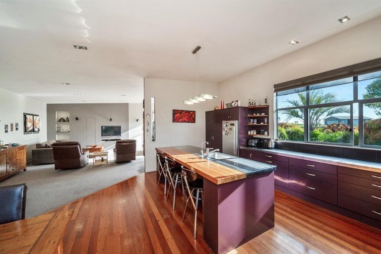 Photo of property in 82 Mawhitiwhiti Road, Normanby, Hawera, 4675