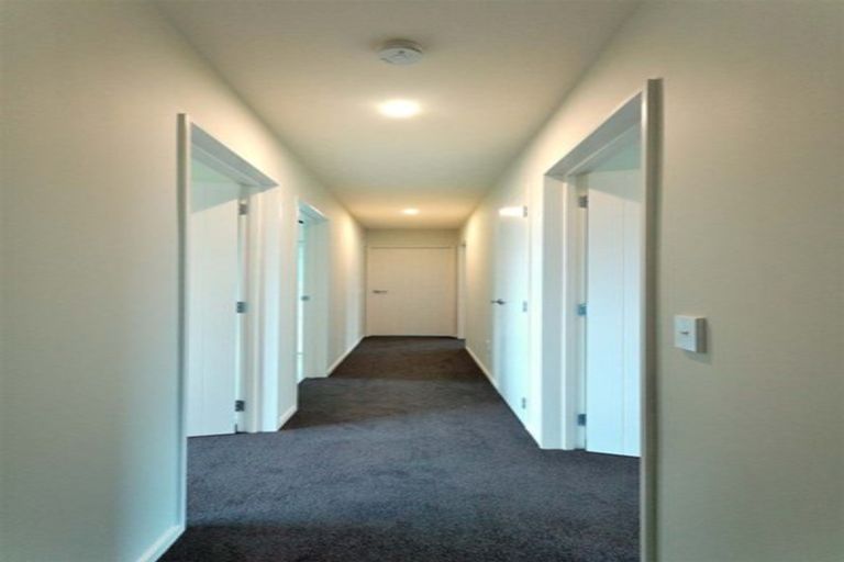 Photo of property in 2 Keeper Close, Woodend, 7610