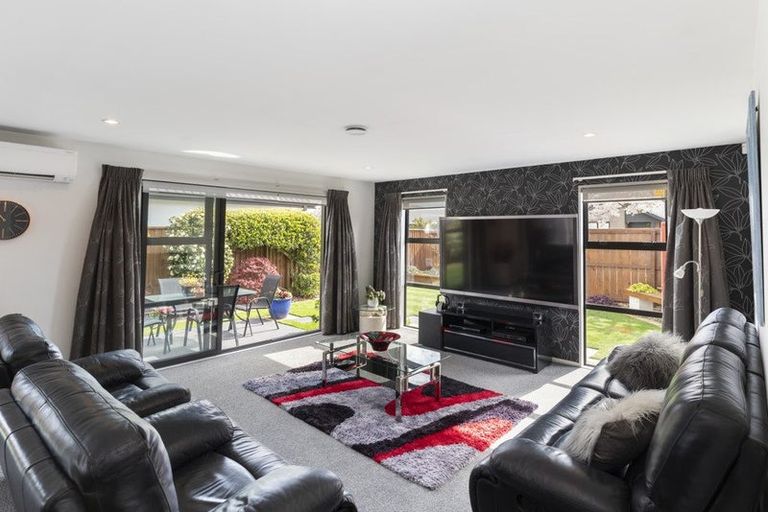 Photo of property in 37 Little Oaks Drive, Yaldhurst, Christchurch, 8042