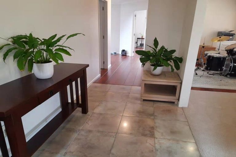 Photo of property in 44a Rodney Street, Howick, Auckland, 2014