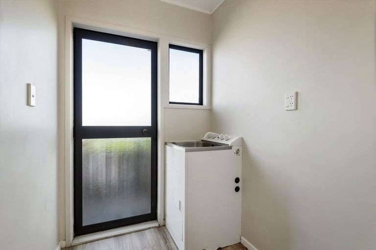 Photo of property in 199 Chivalry Road, Glenfield, Auckland, 0629