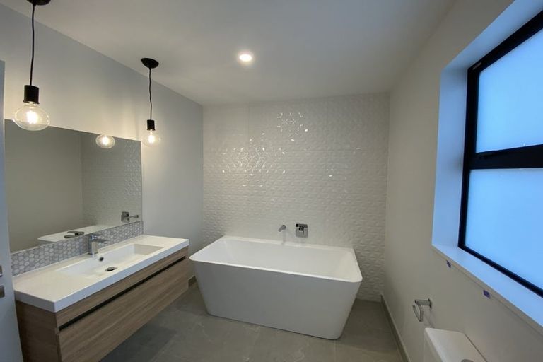 Photo of property in 105 Jack Hanley Drive, Jacks Point, Queenstown, 9371