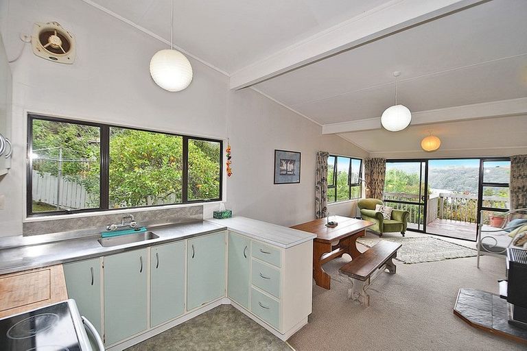 Photo of property in 17 Hillside Crescent, Leigh, 0985