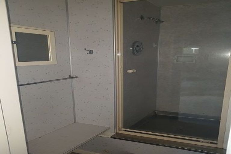 Photo of property in 5 Hillcrest Street, Glen Avon, New Plymouth, 4312