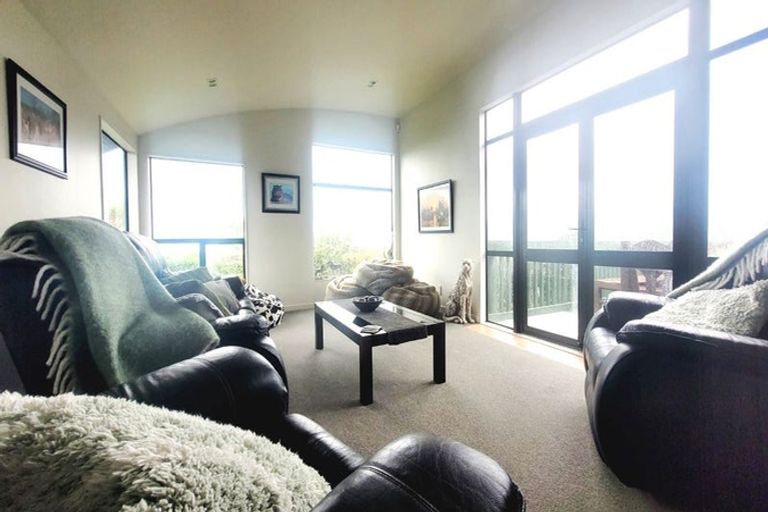 Photo of property in 55 Gordon Road, Plimmerton, Porirua, 5026