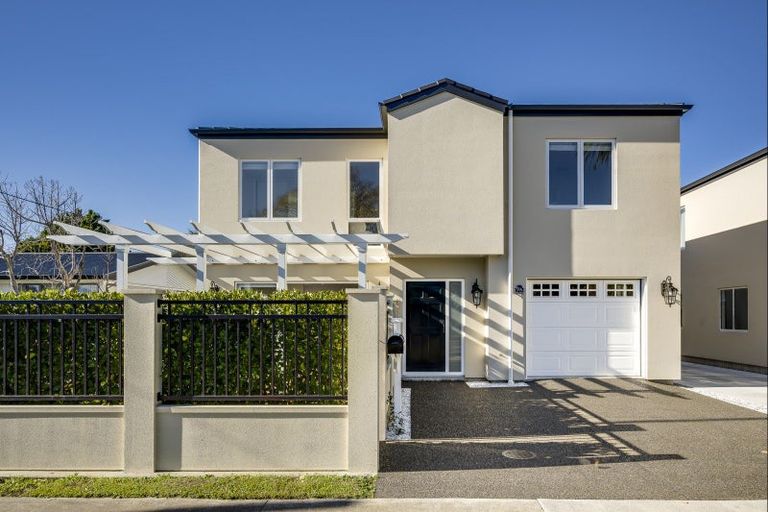 Photo of property in 9a Church Road, Taradale, Napier, 4112
