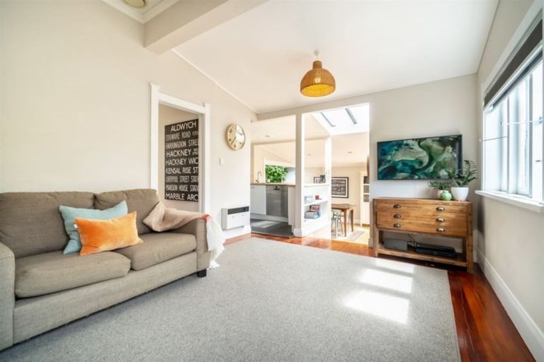 Photo of property in 1/34 Gladstone Road, Northcote, Auckland, 0627