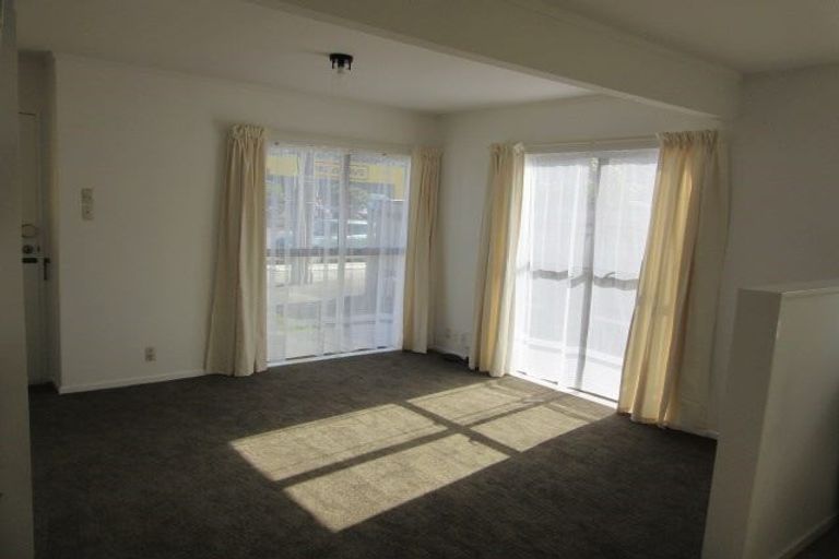 Photo of property in 1/103 Rongotai Road, Kilbirnie, Wellington, 6022