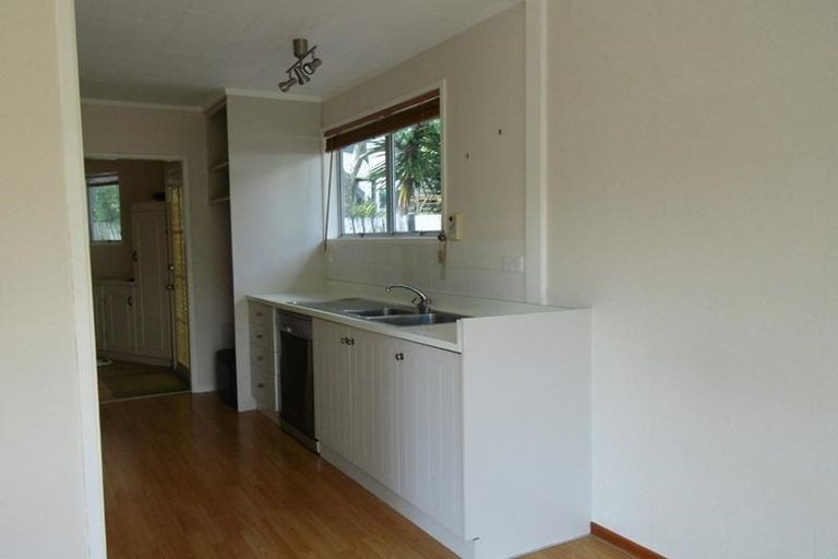 Photo of property in 2/65 Alexander Avenue, Torbay, Auckland, 0630