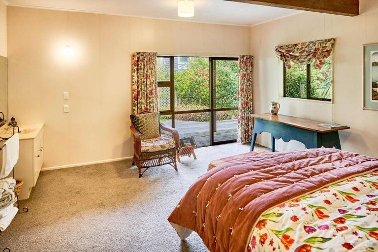 Photo of property in 2 Lady Bell Grove, Lowry Bay, Lower Hutt, 5013