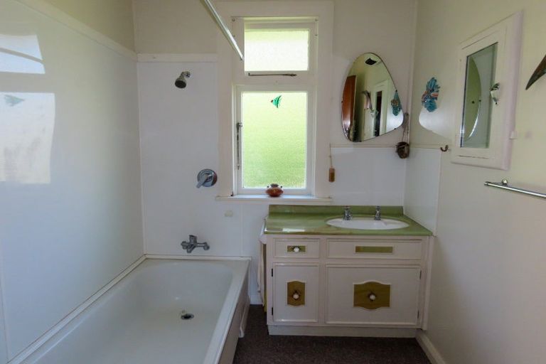 Photo of property in 4 Broadway, Reefton, 7830