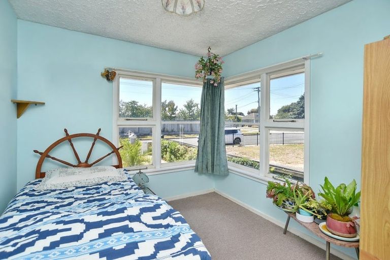 Photo of property in 71 Vancouver Crescent, Wainoni, Christchurch, 8061