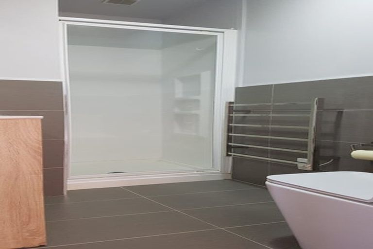 Photo of property in 14 Bruce Road, Glenfield, Auckland, 0629