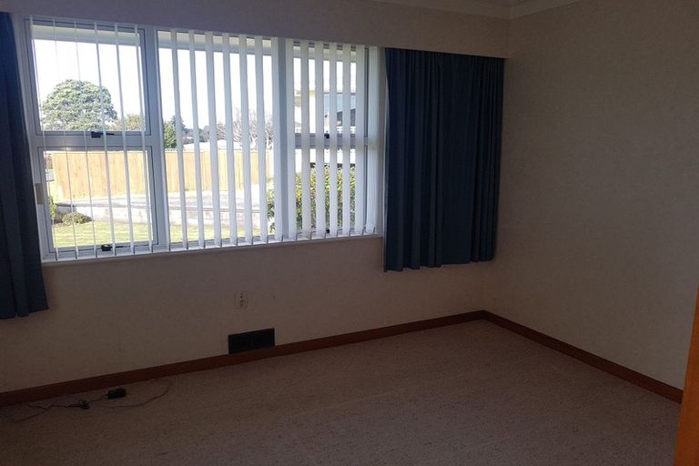 Photo of property in 5 Hillcrest Street, Glen Avon, New Plymouth, 4312