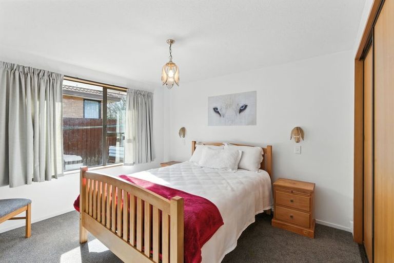 Photo of property in 1/12 Algie Place, Avonhead, Christchurch, 8042