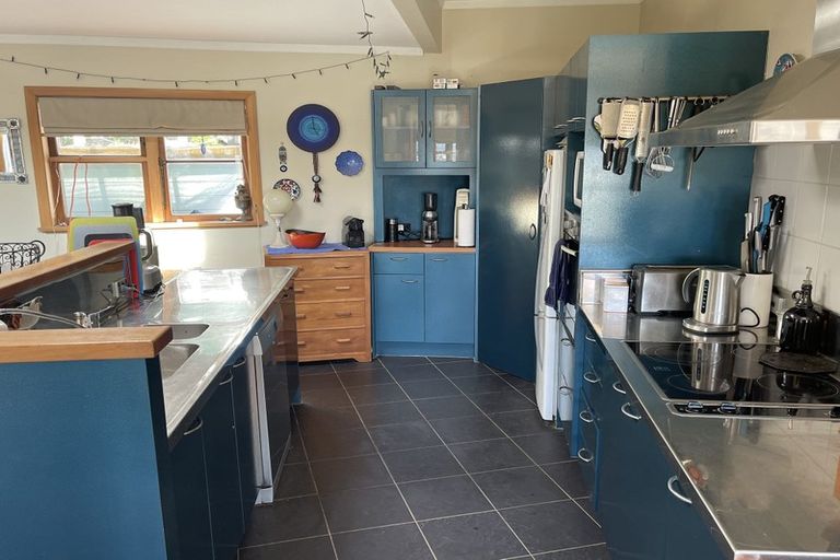 Photo of property in 28 Elphinstone Avenue, Strathmore Park, Wellington, 6022