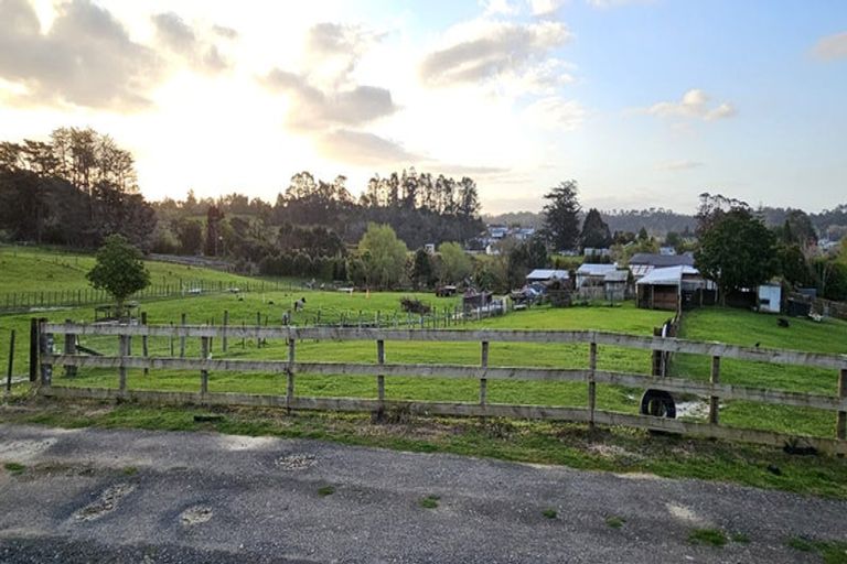 Photo of property in 49 Candia Road, Swanson, Auckland, 0614