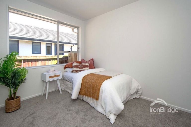 Photo of property in 2/72 Waratah Street, Avondale, Christchurch, 8061