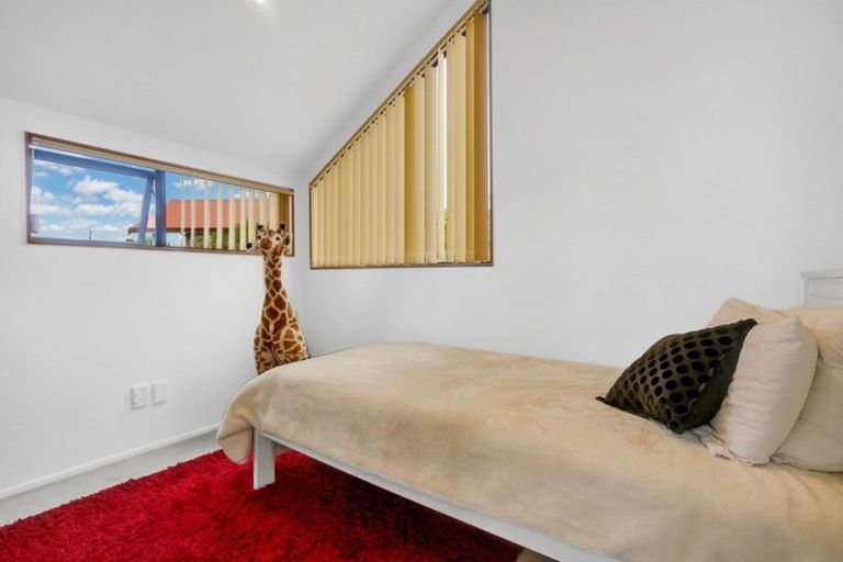 Photo of property in 8 Lister Street, Point Chevalier, Auckland, 1022
