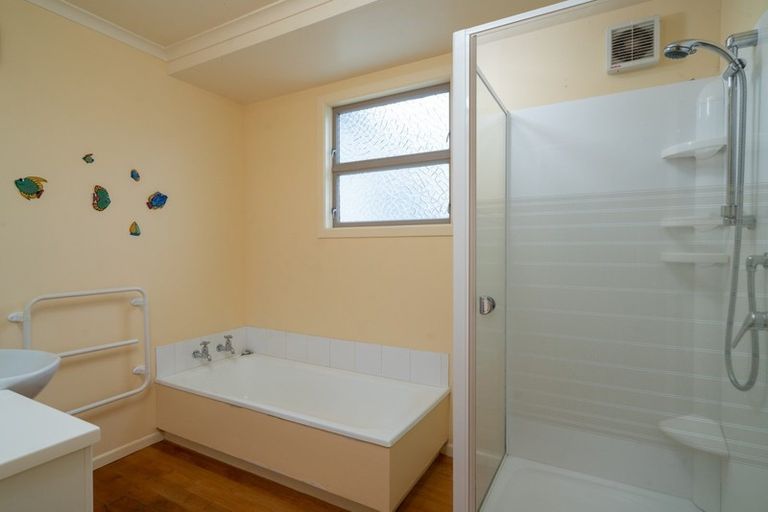 Photo of property in 22 Pokaka Crescent, Wharewaka, Taupo, 3330