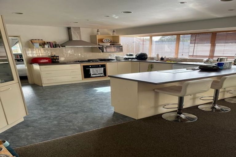 Photo of property in 2 Taiko Court, Northpark, Auckland, 2013
